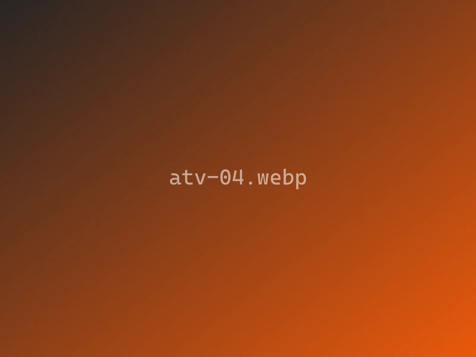 Gün doğumunda Göreme semasındaki balonlar ve kırmızı ATV